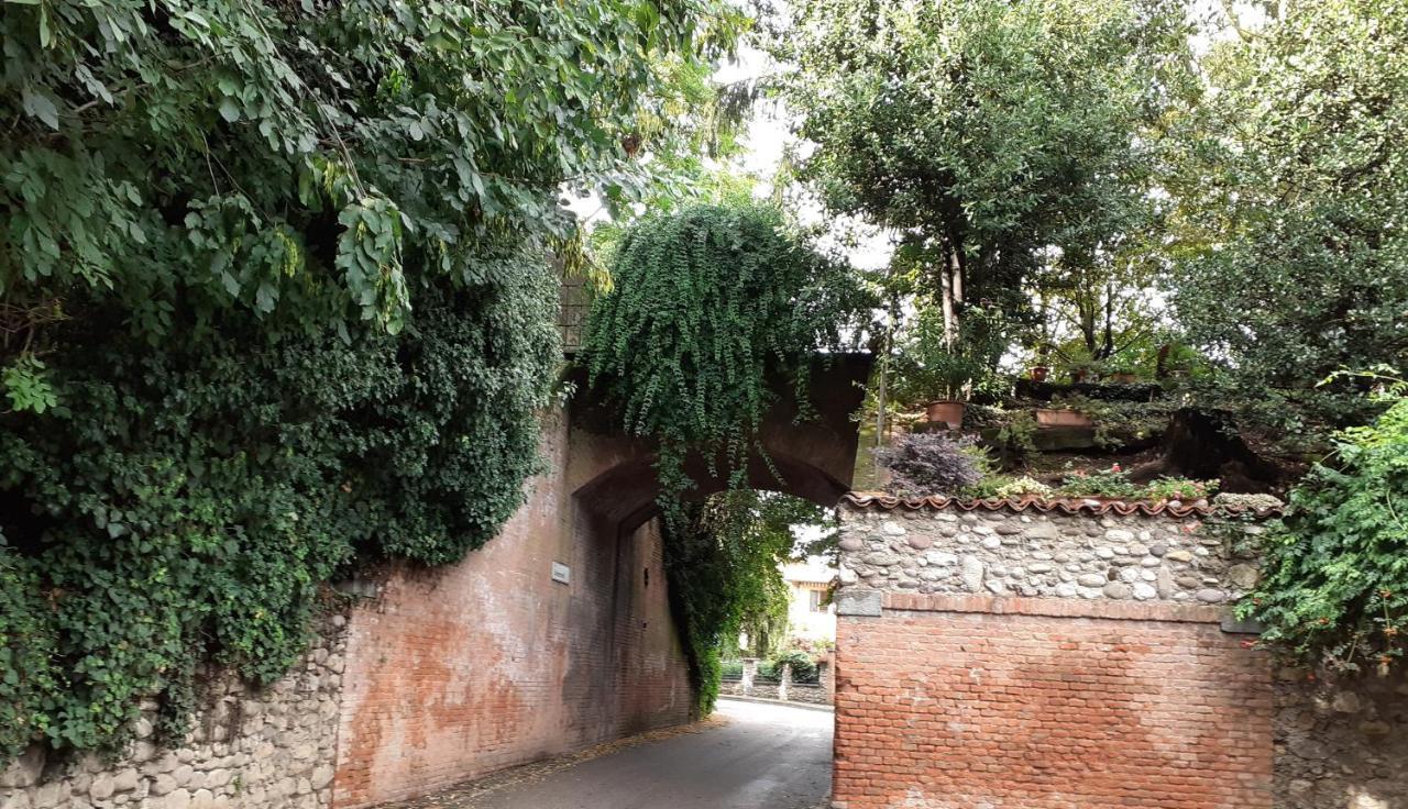 Vicolo Del Nido B&B Paderno Franciacorta Bagian luar foto