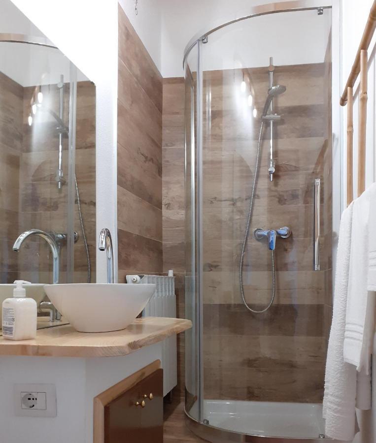 Vicolo Del Nido B&B Paderno Franciacorta Bagian luar foto