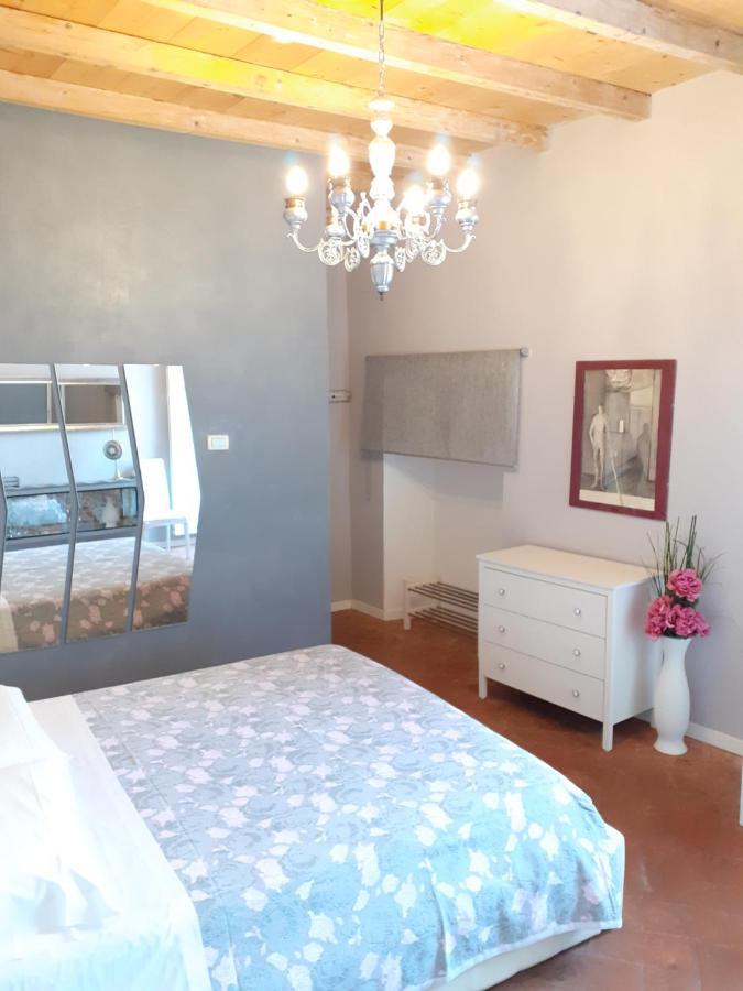 Vicolo Del Nido B&B Paderno Franciacorta Bagian luar foto